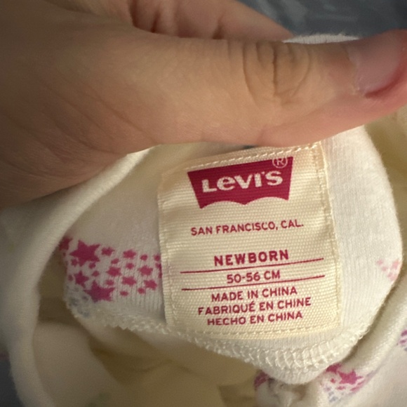 Levi’s - Picture 3 of 3